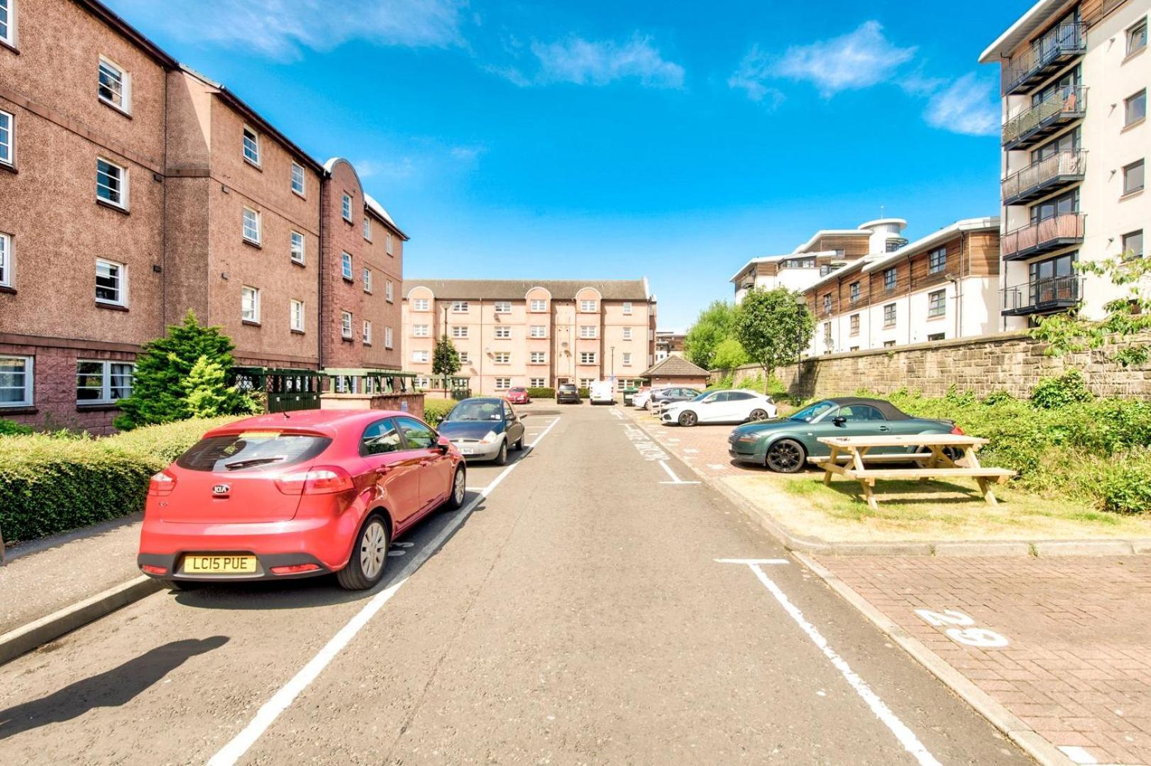 Guestready - Stylish Apt W/ Parking Near EDI Exterior foto